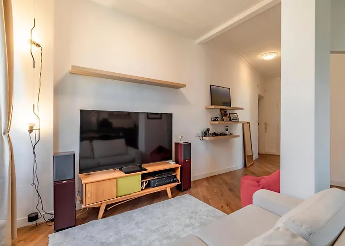Aurealiving - Satrico Cozy Fast Wifi And Air Conditioning Rom